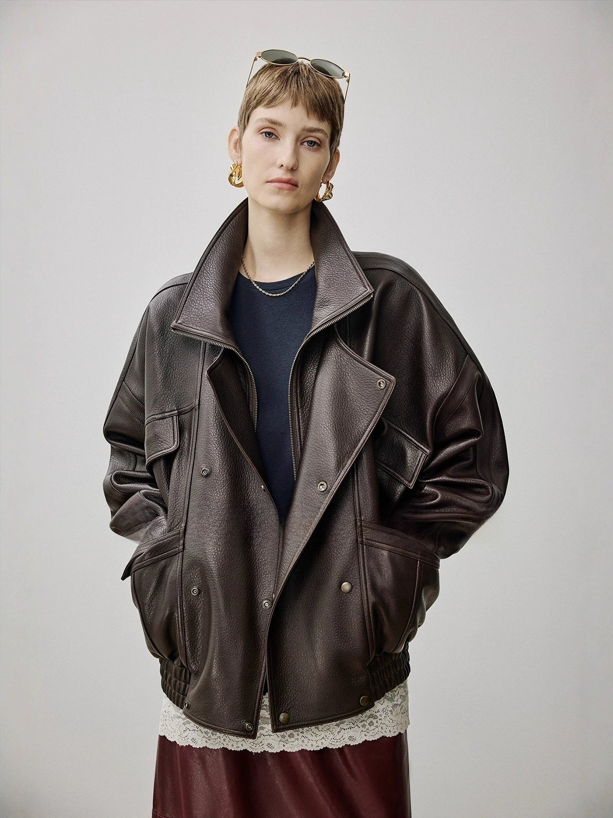 2025 Fall/Winter Women’s Vintage Sheepskin Leather Jacket – Double-Layer Lapel & Structured Panel Design