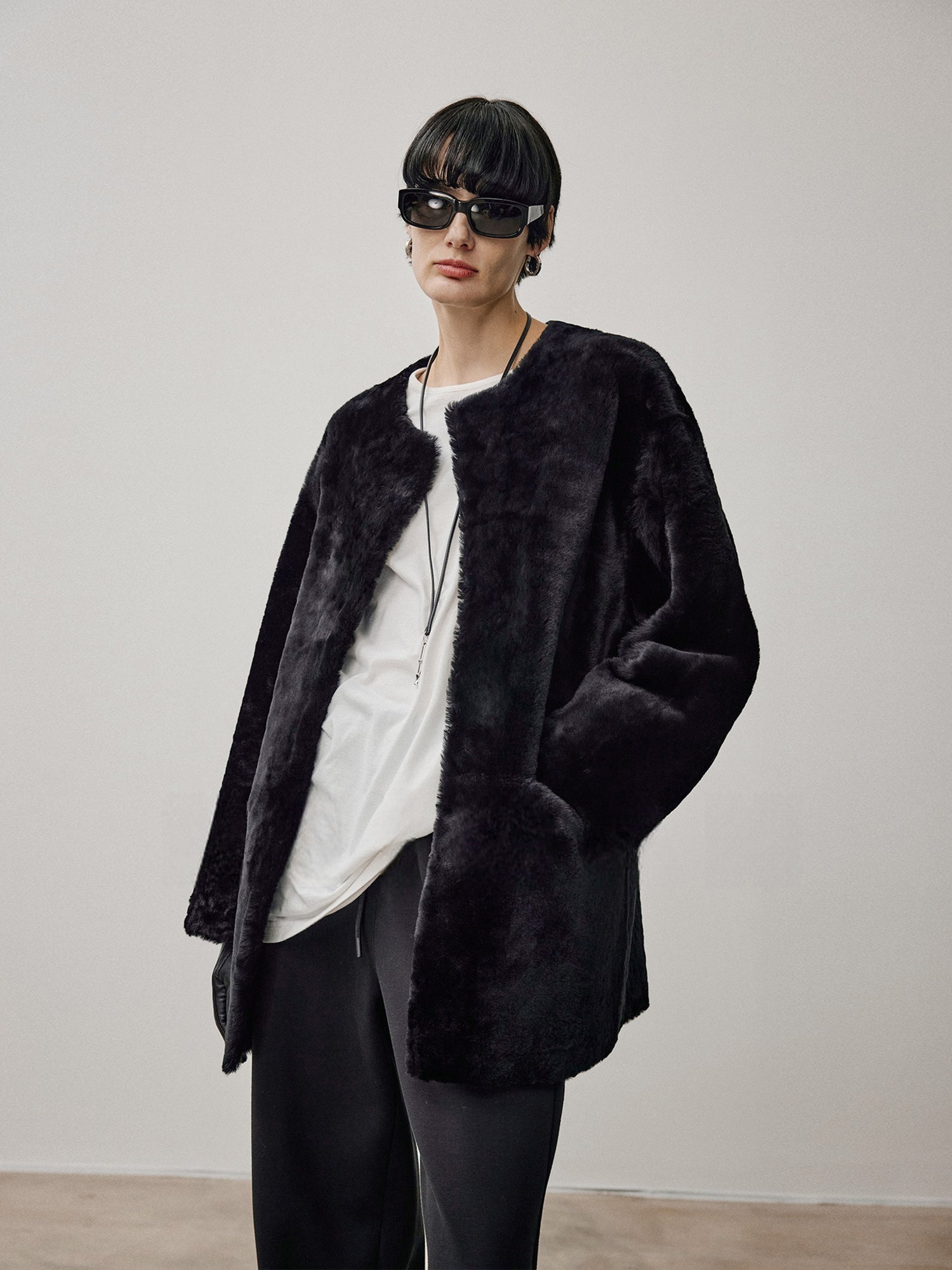 Nordic-Style Merino Shearling Coat – Oversized Relaxed Fit, Natural Shearling, Mid-Length Jacket