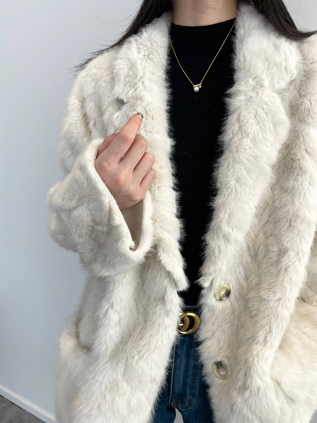 Women’s Faux Shearling Blazer Coat with V-Neck | Chic Bouclé Style Eco Fur Jacket for Winter