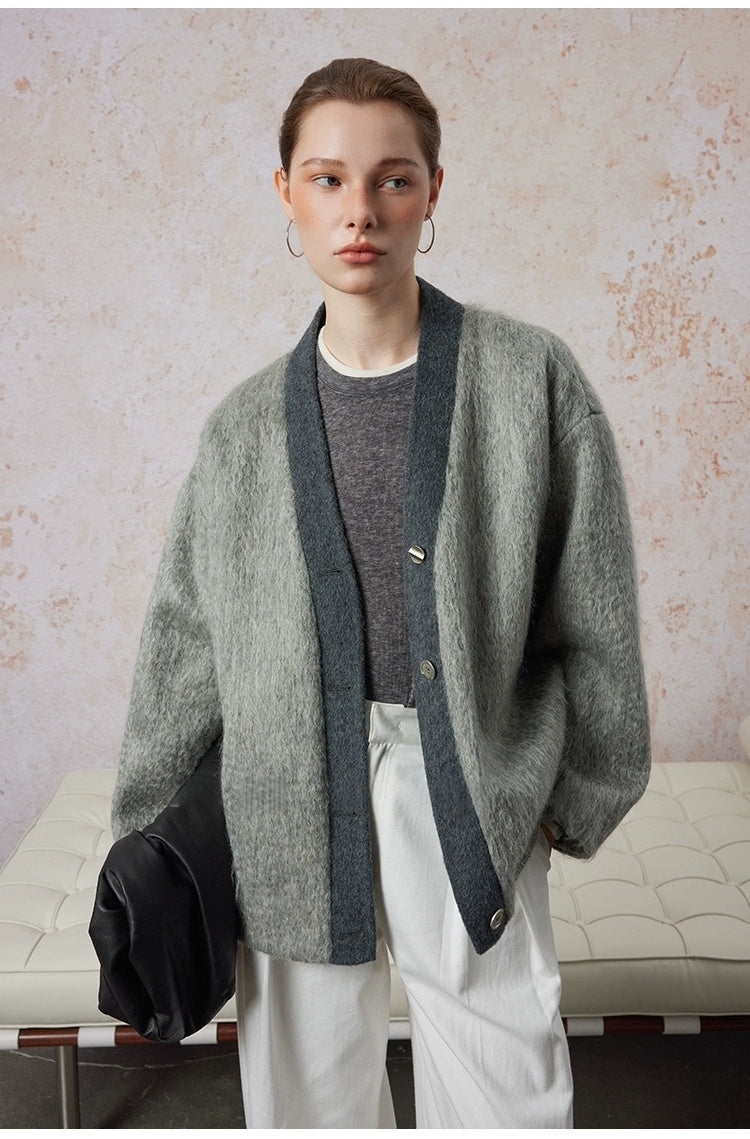 Two-Piece Wool Knit Sweater – Slim Fit Round Neck Long Sleeve Turtleneck with Color-Block Design
