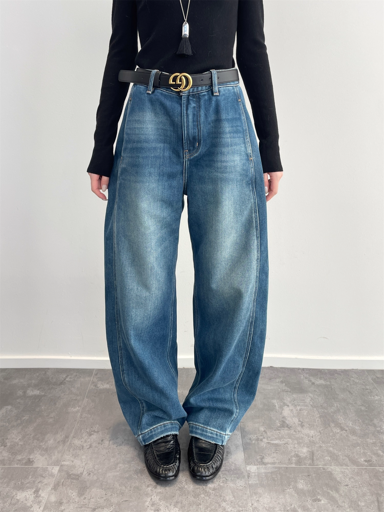 Women’s 100% Cotton Slim Fit Denim Jeans | Vintage Blue Sculpted Panel Scythe-Cut Design Pants