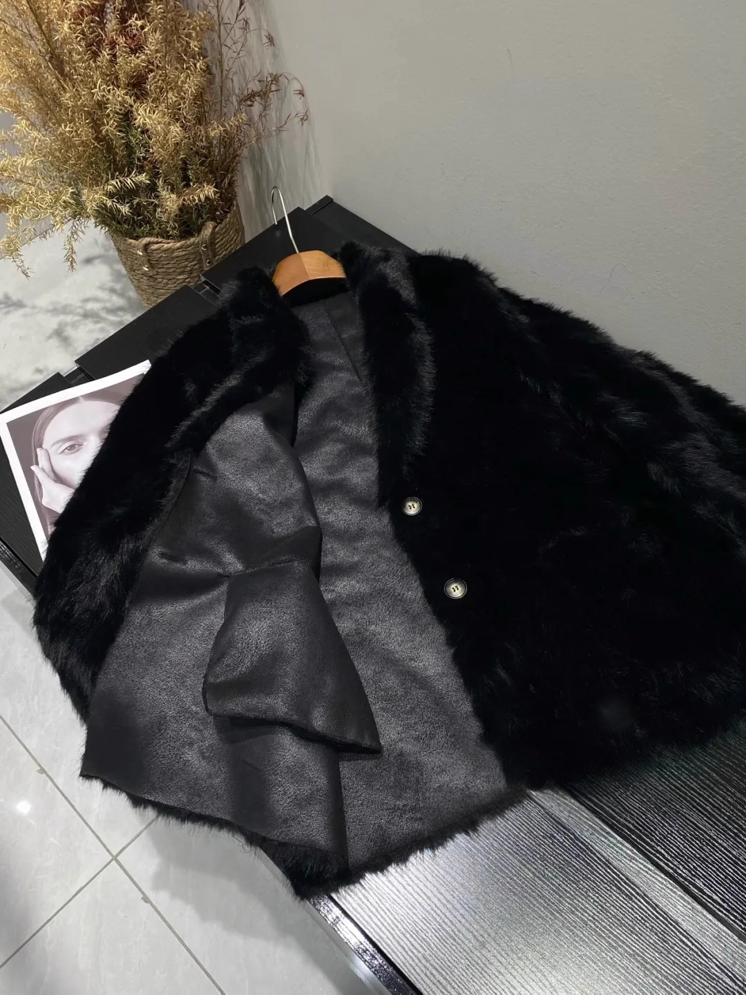 Women’s Faux Shearling Blazer Coat with V-Neck | Chic Bouclé Style Eco Fur Jacket for Winter