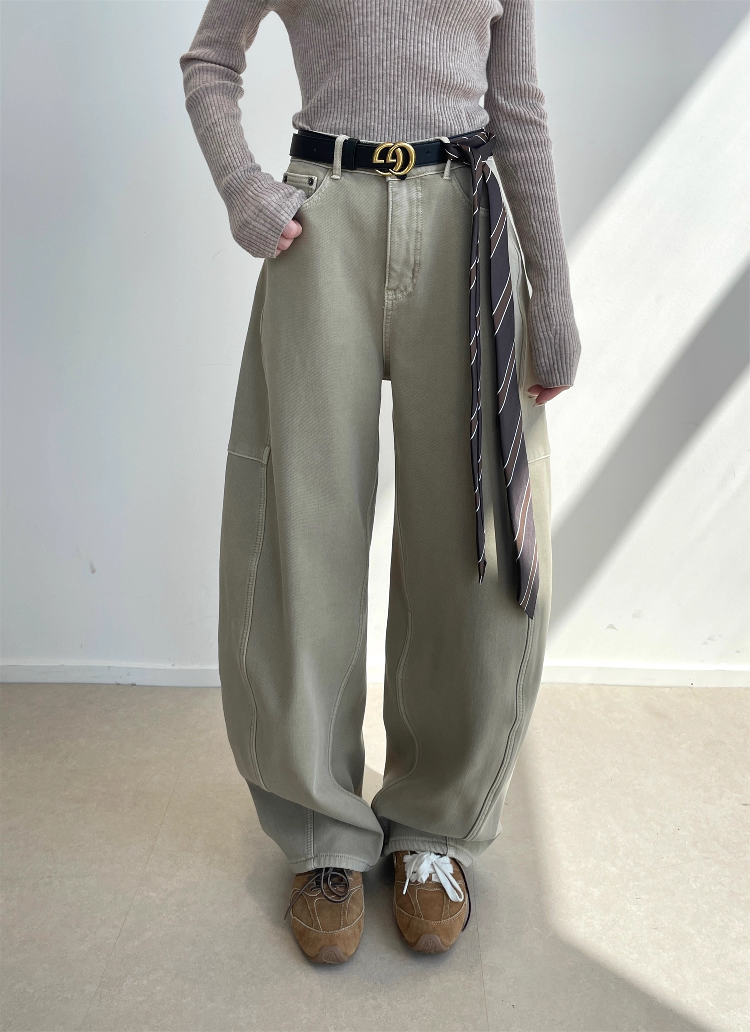 Women’s Fleece-Lined High-Waist Jeans | Unique Deconstructed Wide-Leg Denim Pants with Belt for Winter