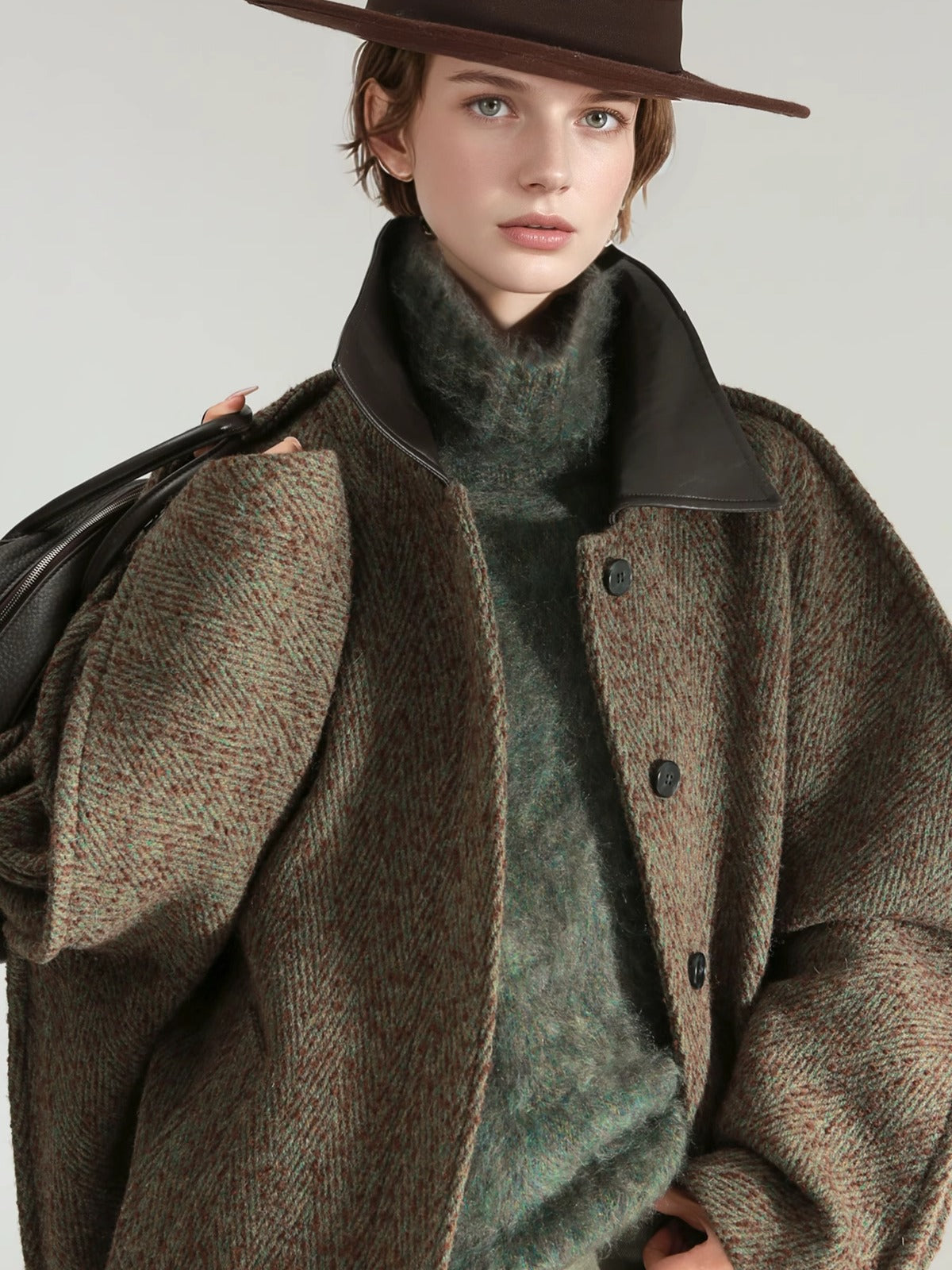 Designer Wool Coat for Women – Double-Faced Herringbone Snowflake Pattern Short Jacket with Leather Collar, Korean Style Winter Outerwear