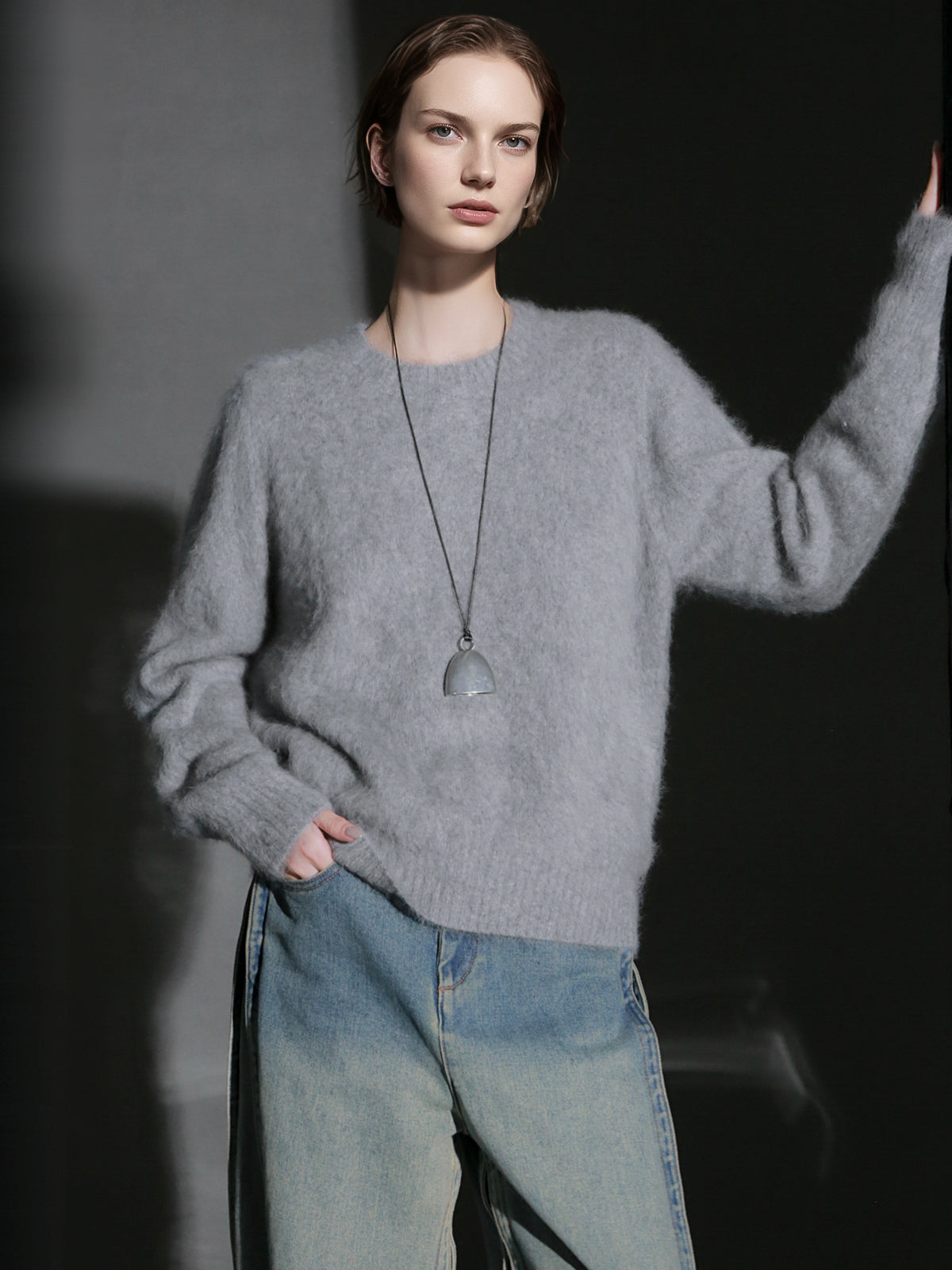 Luxury Seamless Wool Crew Neck Long Sleeve Knit Sweater – Soft and Cozy Wool Fleece with an Elegant Lazy Chic Vibe
