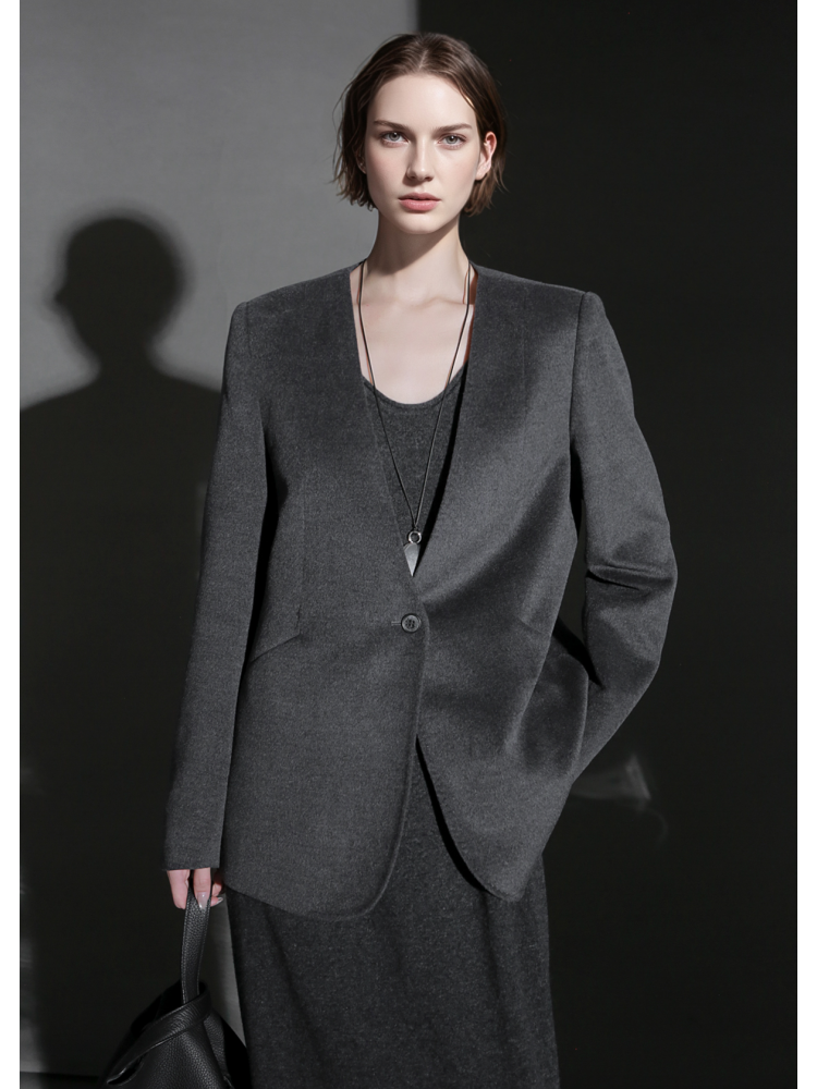 Soft Cashmere Blend Blazer for Women – V-Neck Structured Shoulder Suit Jacket, Elegant Office Wear for Fall
