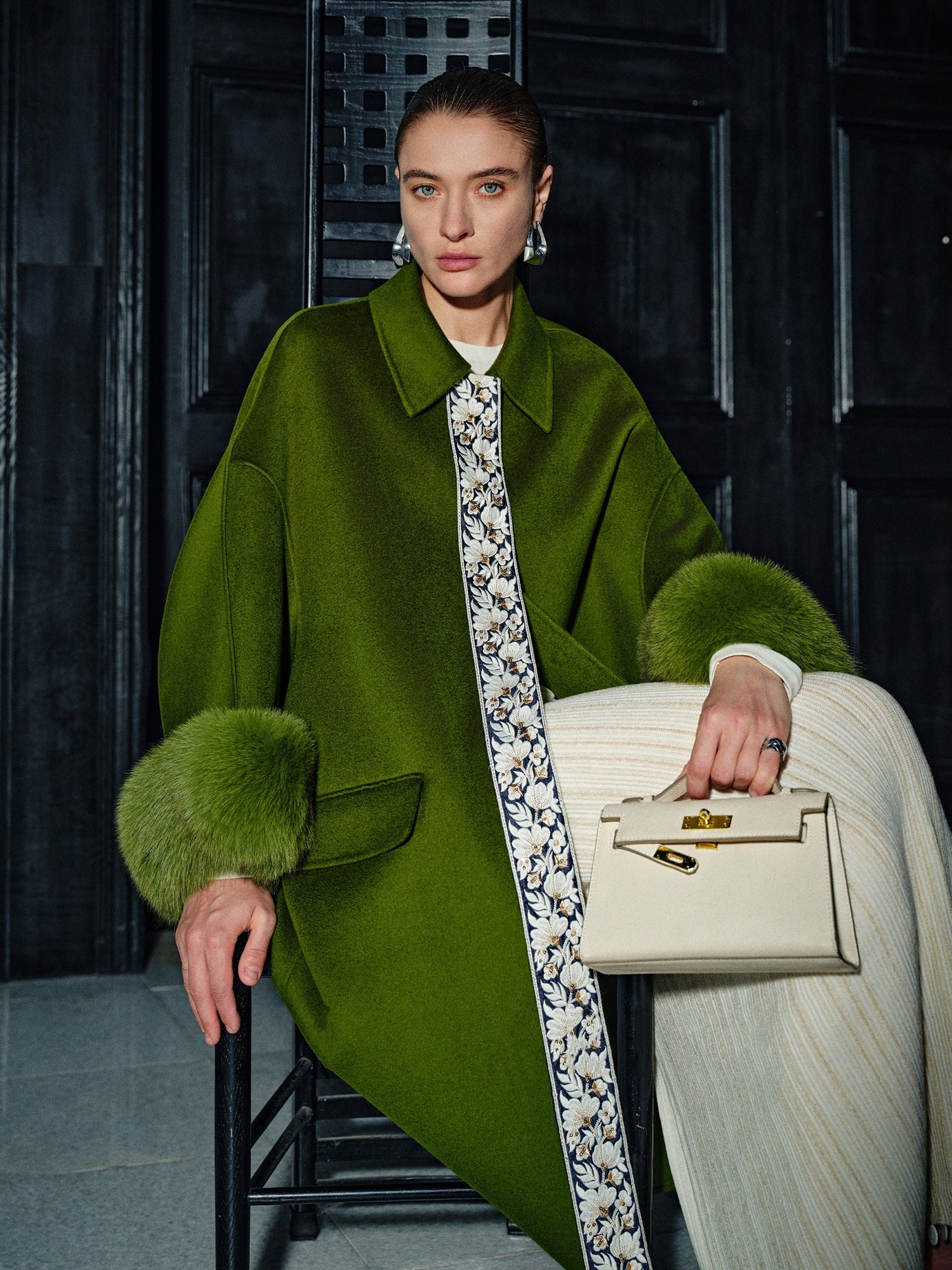 20% Cashmere Double-Faced Wool Coat for Women – Detachable Fox Fur Cuff Mid-Length Overcoat “Tokyo Radiance” in Vintage Green