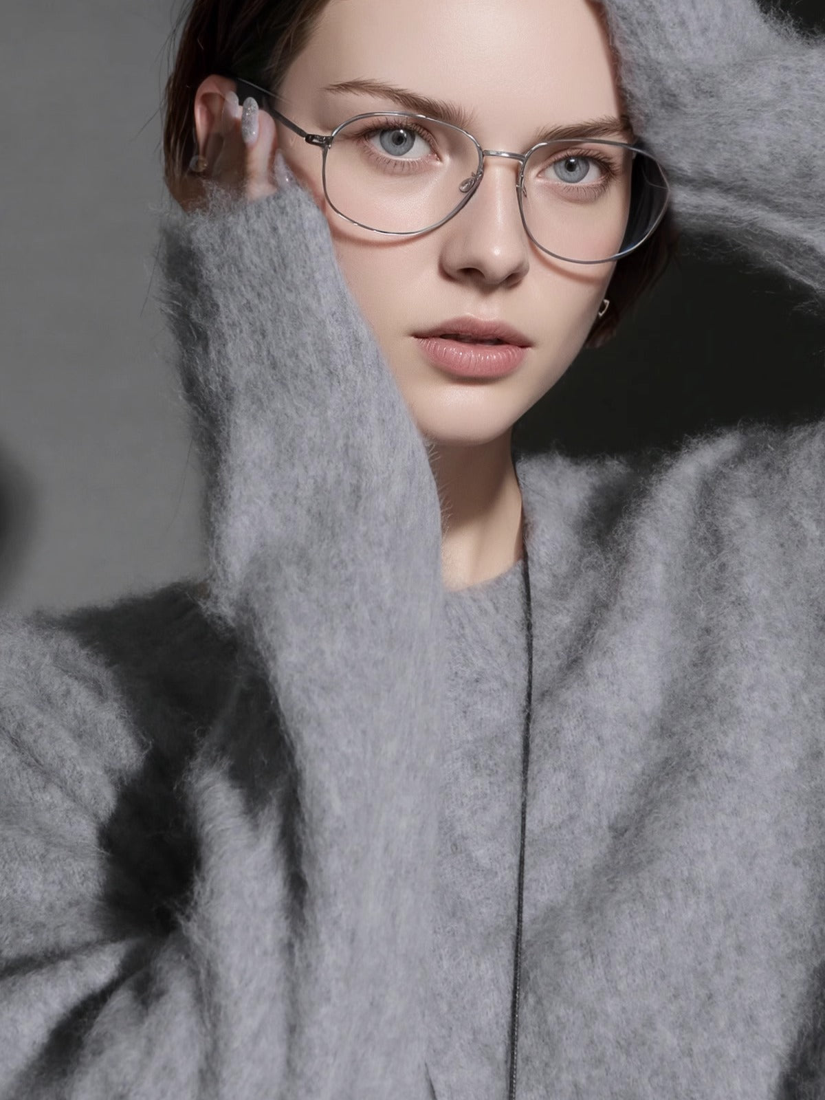 Luxury Seamless Wool Crew Neck Long Sleeve Knit Sweater – Soft and Cozy Wool Fleece with an Elegant Lazy Chic Vibe