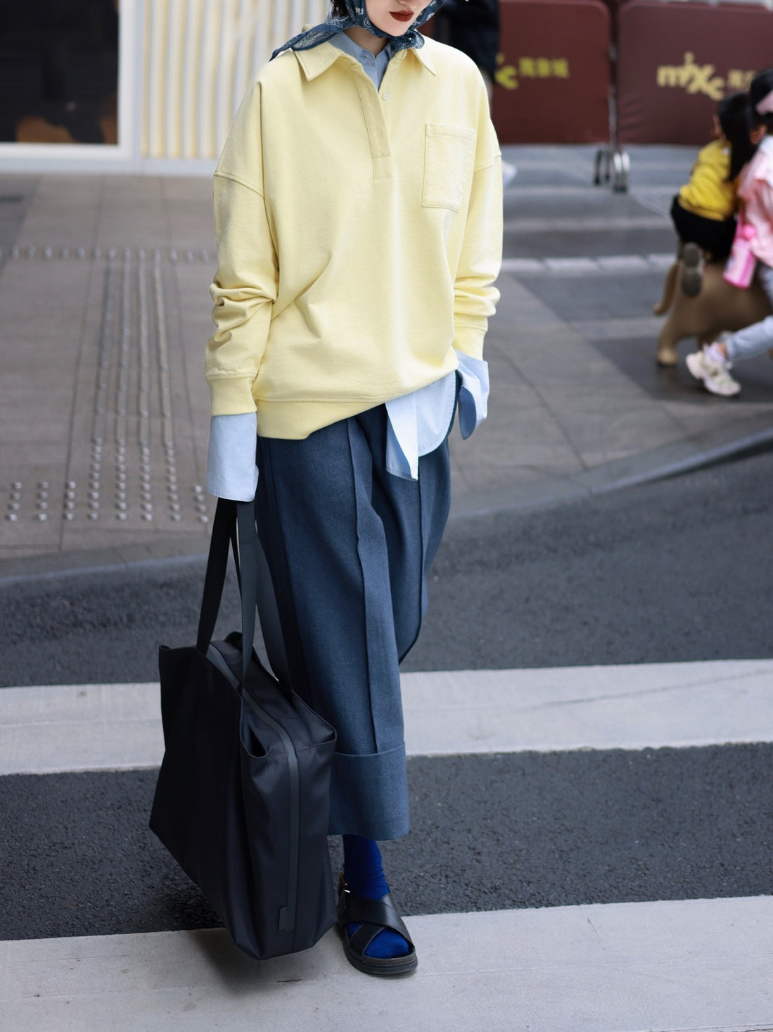 Retro Collar Sweatshirt – Relaxed Fit Long-Sleeve Pullover
