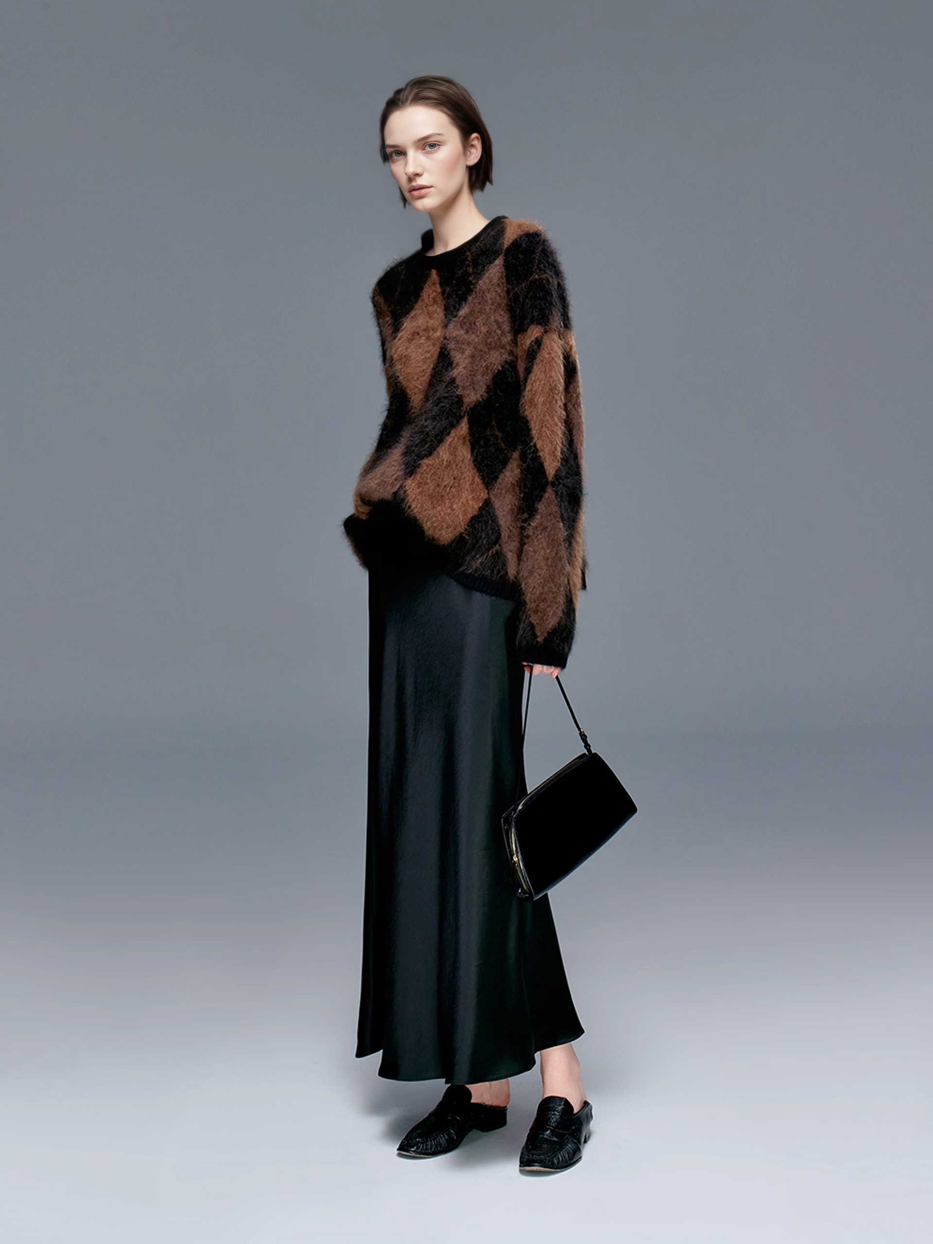 Brushed Cashmere Diamond-Pattern Crewneck Sweater for Women | Soft Long-Sleeve Knit in British-Inspired Style