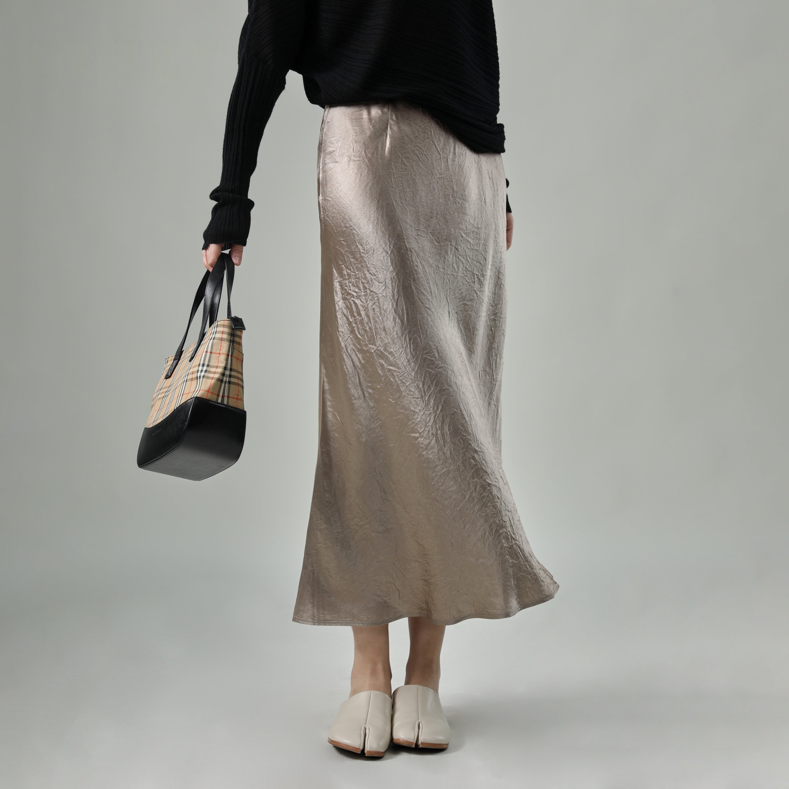 100% Acetate Pleated A-Line Midi Skirt – Slimming Fish Tail Design for Elegant Silhouette