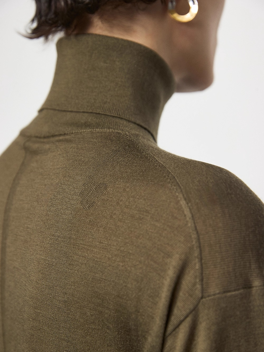 Women’s Heavyweight Pure Wool Turtleneck Sweater | Biella Superfine Merino, Relaxed Quiet-Luxury Fit