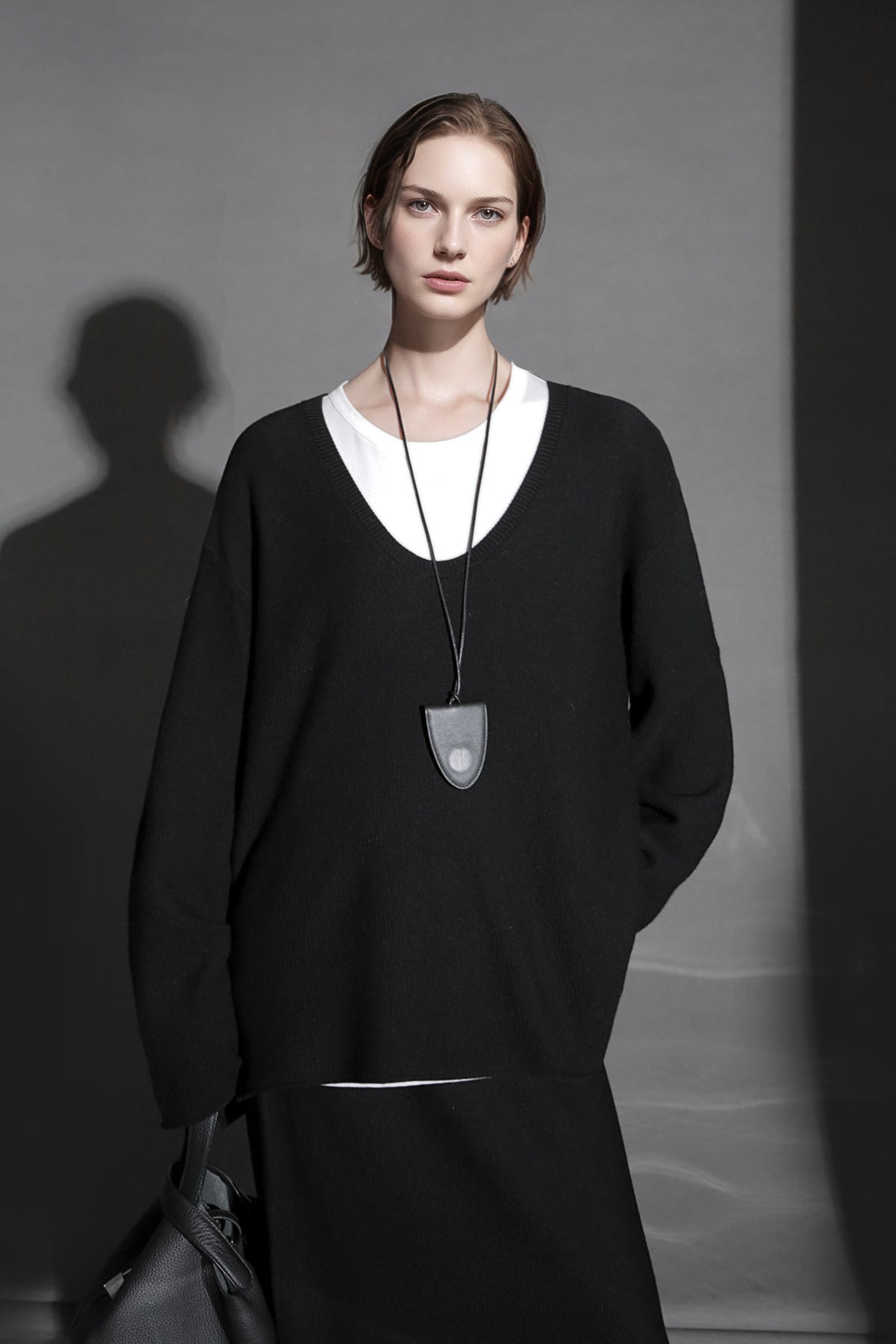 High-End Textured Wool Knit Set for Women – U-Neck Yangzi Yarn Sweater & Stretch Skirt Two-Piece Outfit