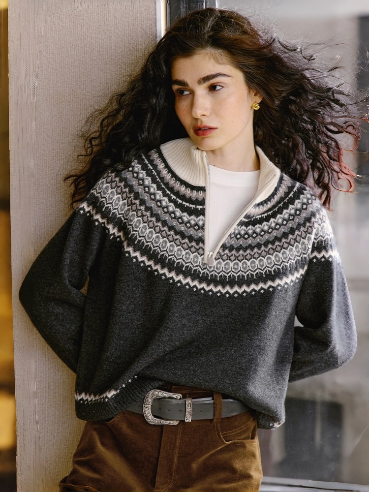 Winter Romance Retro Fair Isle Wool Sweater – Soft, Plush, High-Warm Inverted Trapeze Knitwear