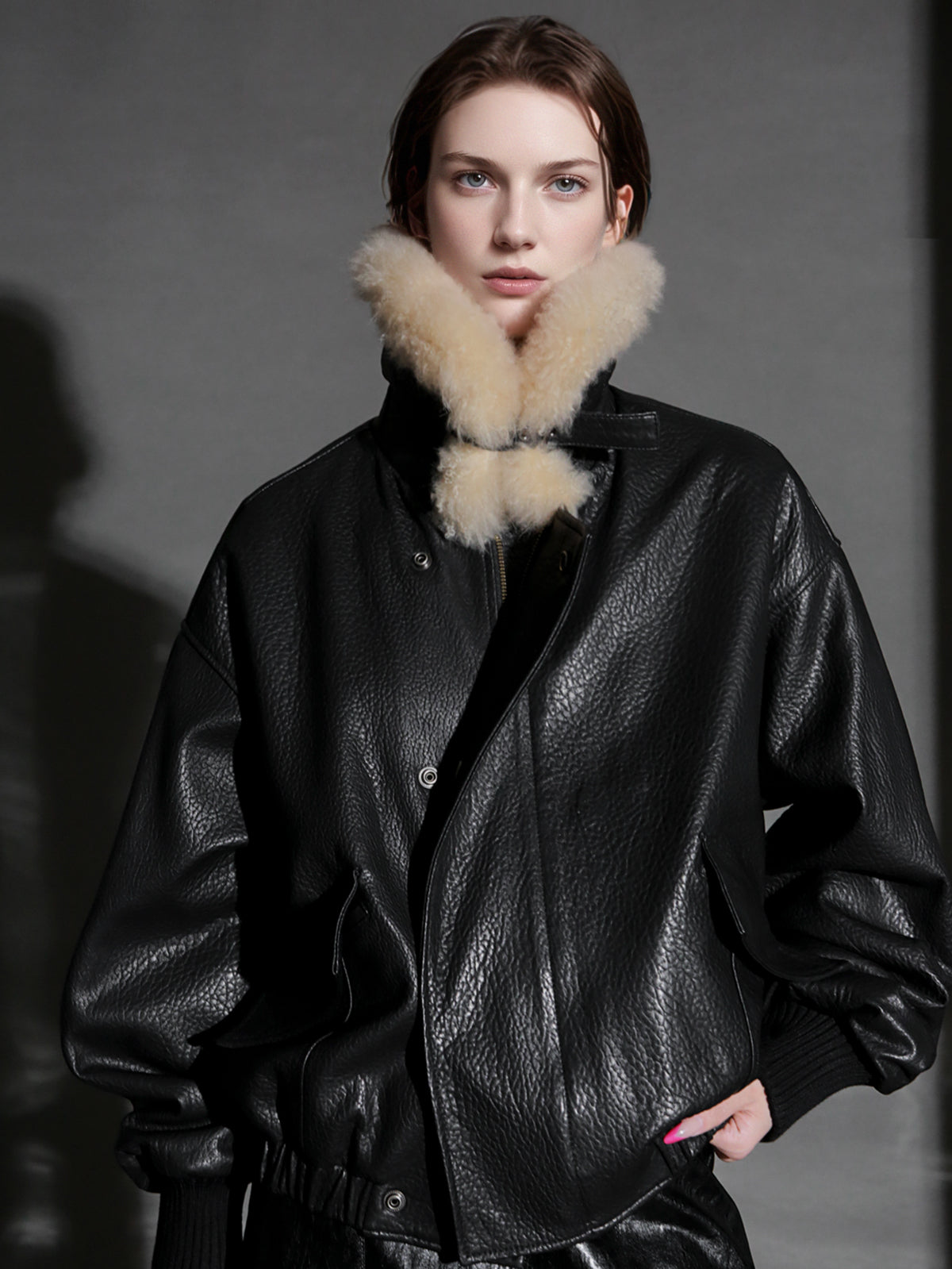 Trendy Shearling Collar Leather Jacket for Women – Short Moto Style PU Coat for Fall Winter