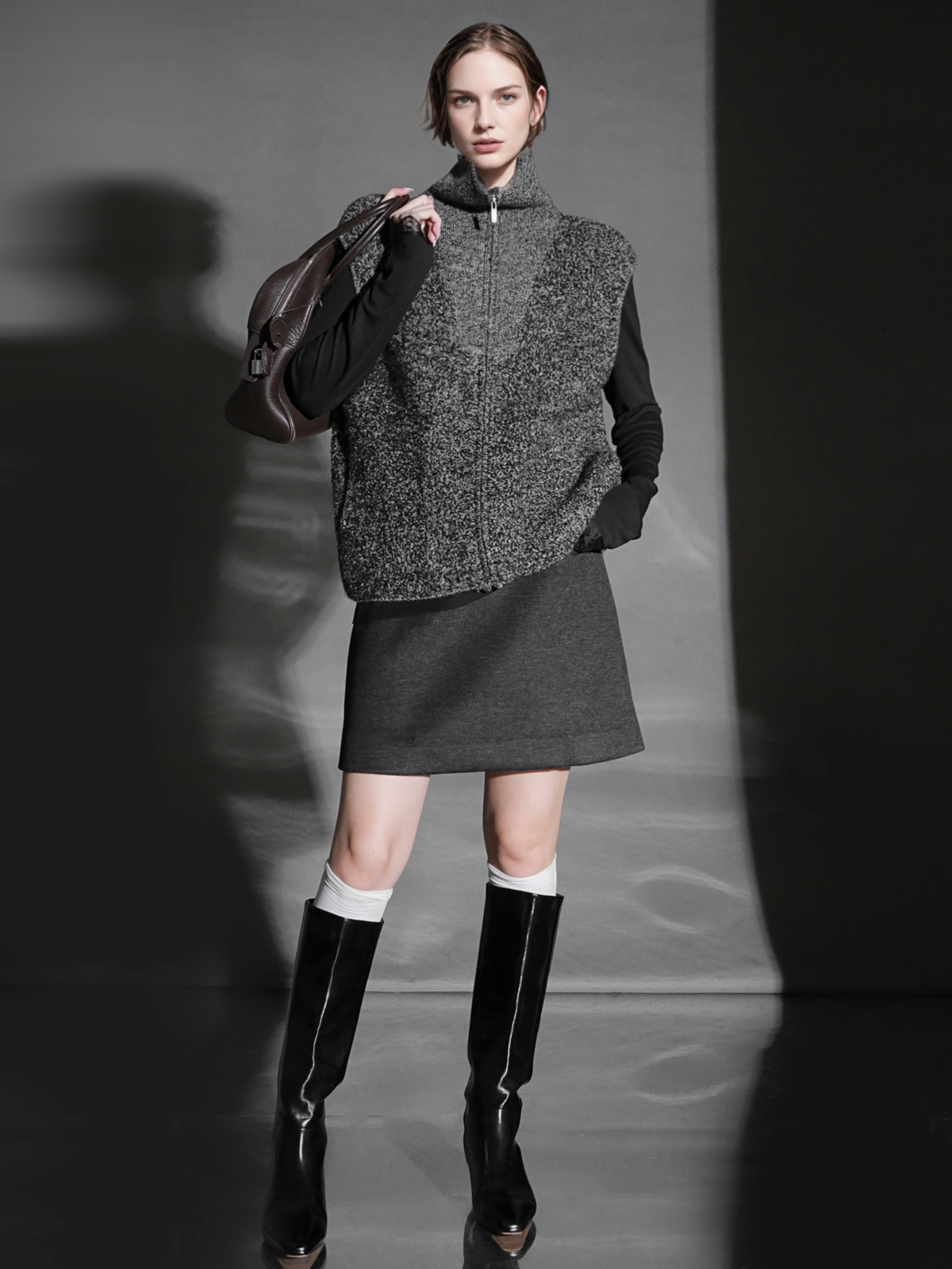 Silk-Cashmere A-Line Wool Mini Skirt for Women – High-Waist Slimming Winter Skirt, Versatile Style