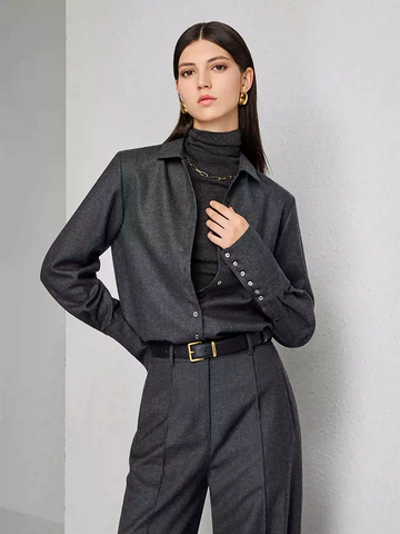 Women's Minimalist Italian Wool Flannel Button-Down Shirt – Soft Brushed Fine Wool Style