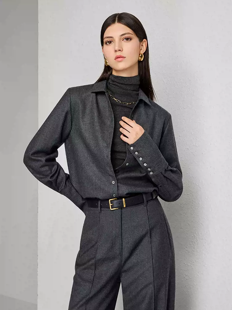 Women's Minimalist Italian Wool Flannel Button-Down Shirt – Soft Brushed Fine Wool Style