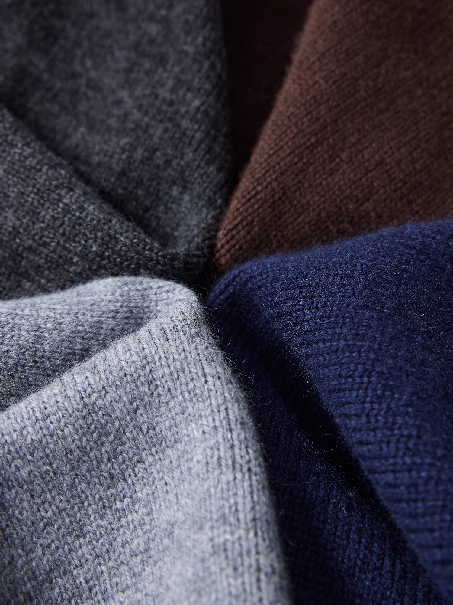 Women’s Heavyweight Australian Superfine Merino Double-Layer Knit Cardigan | Vintage Scallop Collar, Two-Way Zipper & Rolled Hem