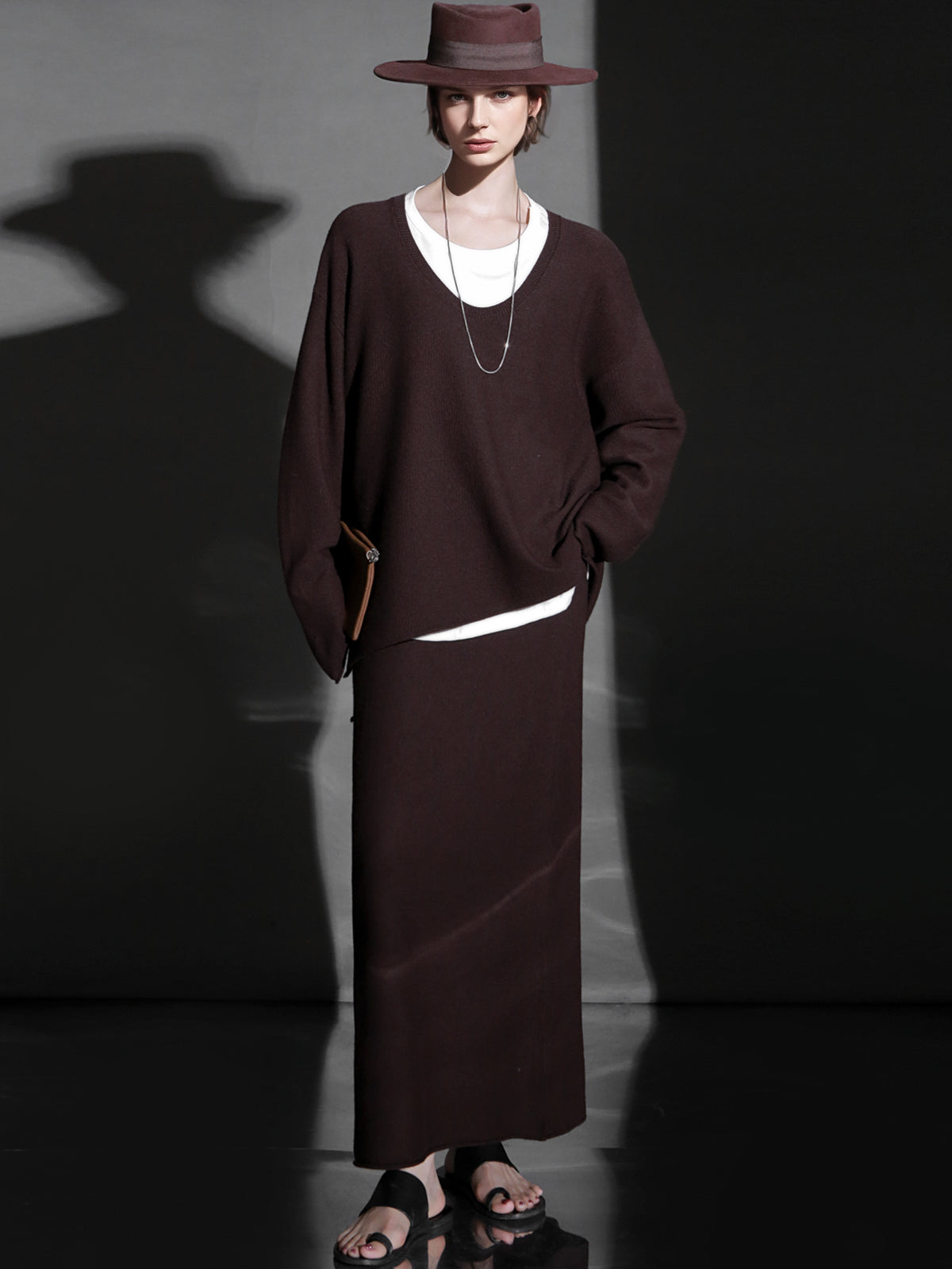 High-End Textured Wool Knit Set for Women – U-Neck Yangzi Yarn Sweater & Stretch Skirt Two-Piece Outfit