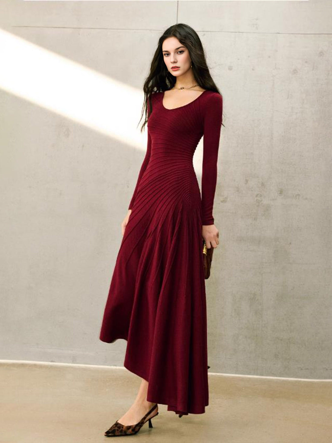 Soft Wool Textured Asymmetric Dress – Skin-Friendly Wool, Radiating Weave, Slim One-Shoulder Fit & Flared Mermaid Hem