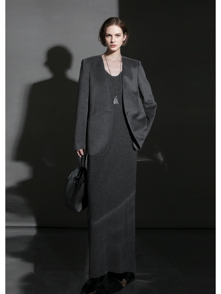 Soft Cashmere Blend Blazer for Women – V-Neck Structured Shoulder Suit Jacket, Elegant Office Wear for Fall