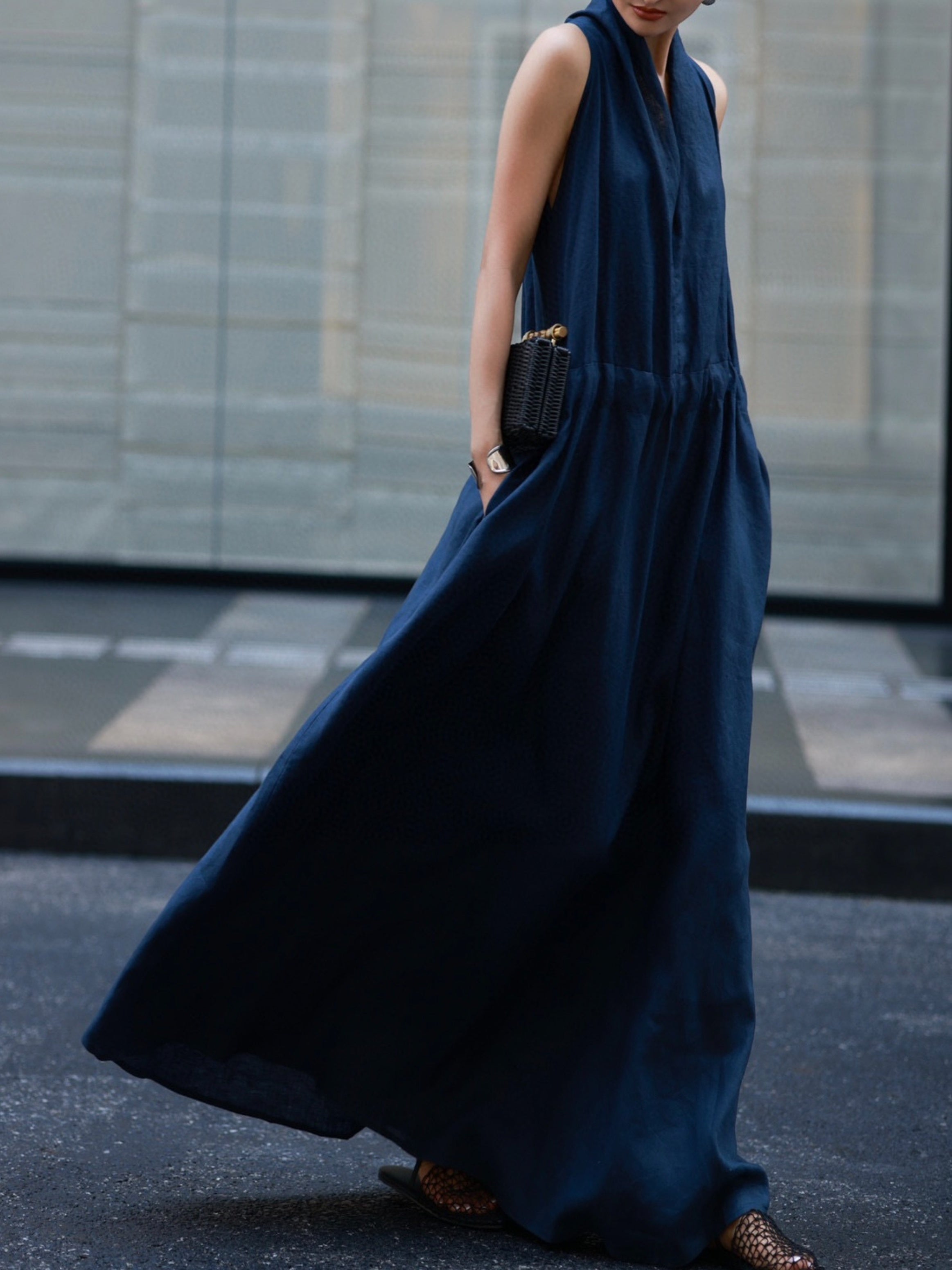 Linen Halter Maxi Dress – Minimalist Summer Luxury, Effortlessly Relaxed
