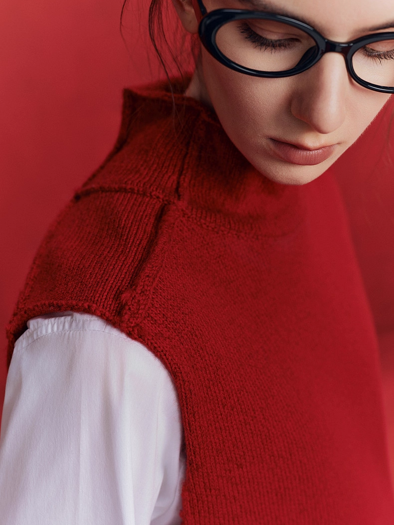 Wool Turtleneck Christmas Sweater Vest & Shirt Set – New Designer Two-Piece Outfit for Women