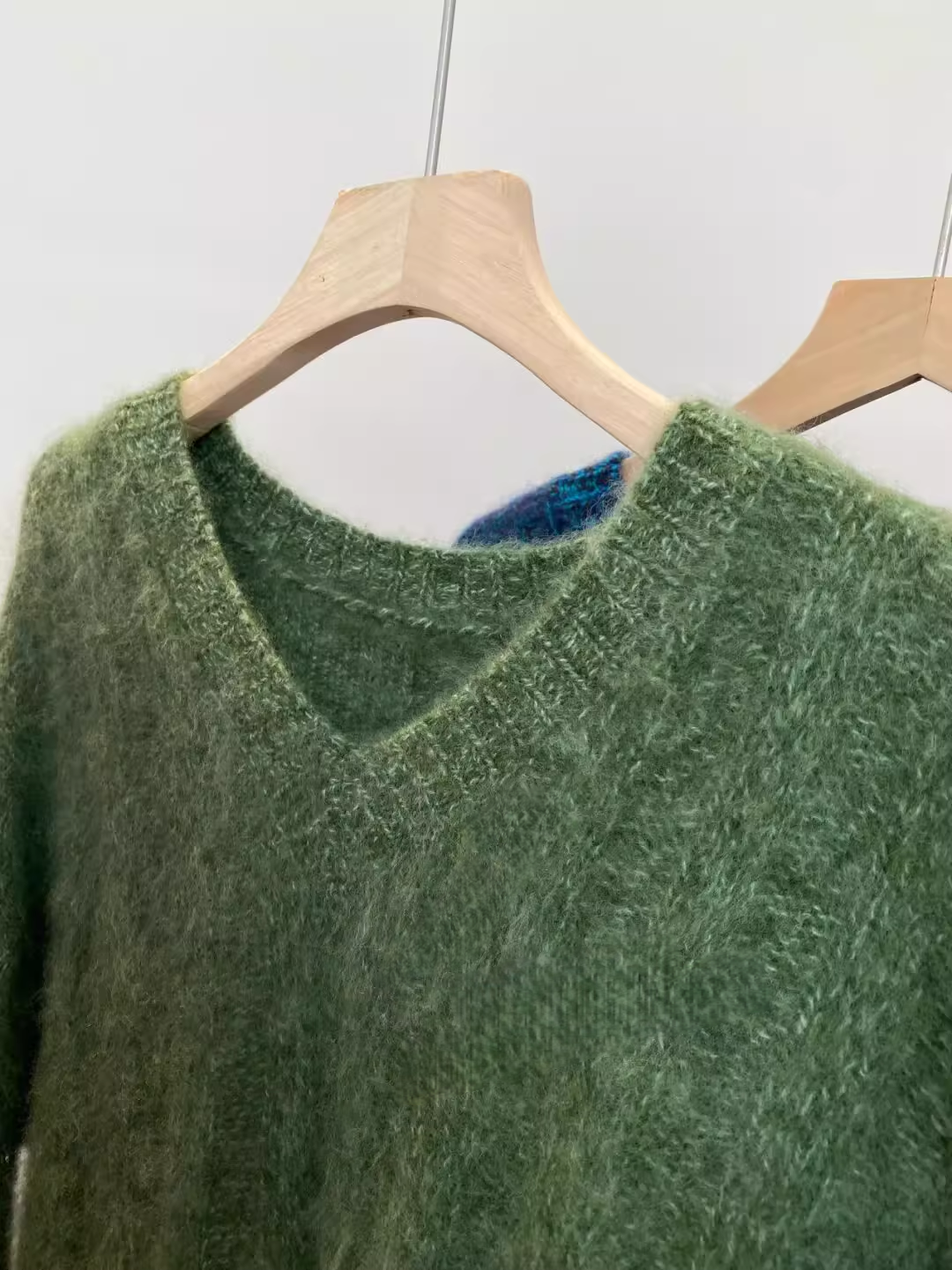 Women’s Wool Cashmere V-Neck Ribbed Knit Sweater | Soft Brushed Pullover with Relaxed Fit