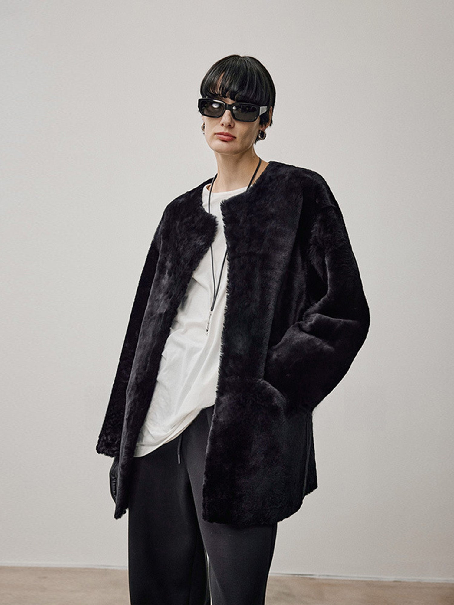 Nordic-Style Merino Shearling Coat – Oversized Relaxed Fit, Natural Shearling, Mid-Length Jacket