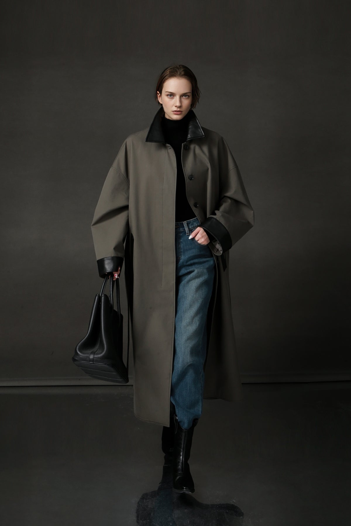 Barn-Style Chic Lambskin Leather Collar Trench Coat for Women – Gender-Neutral Long Autumn Overcoat with Unique Design