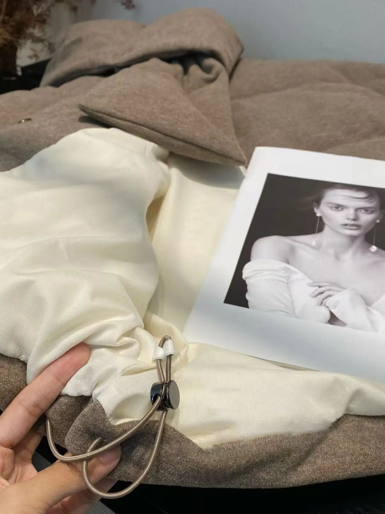 Women’s Ultra-Light Wool Yak Blend Down Jacket | 90% White Duck Down Warm Puffer Coat with Scarf Design