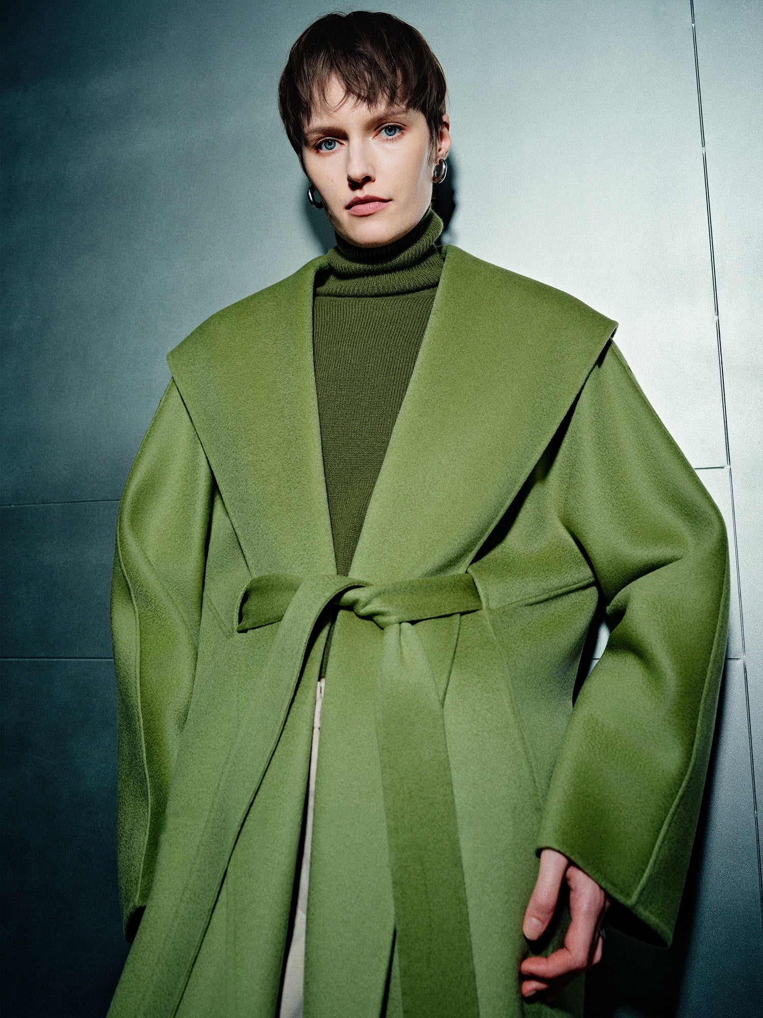 100% Cashmere Double-Faced Coat for Women – “Free Traveler” Overcoat in Lotus Green