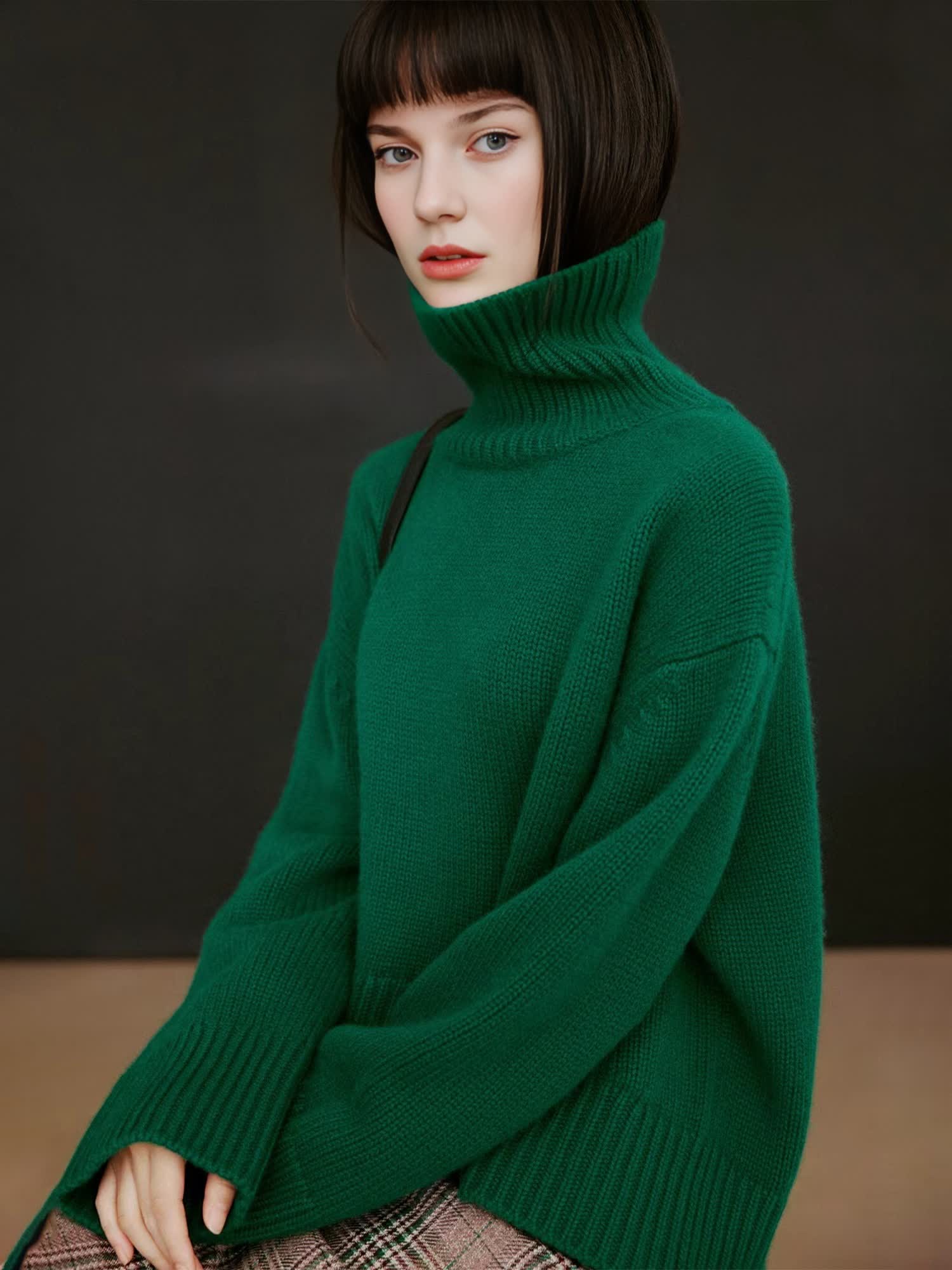 Soft 100% Cashmere Turtleneck Sweater – Vintage Rib-Knit, Thick & Warm in Festive Red-Green Palette