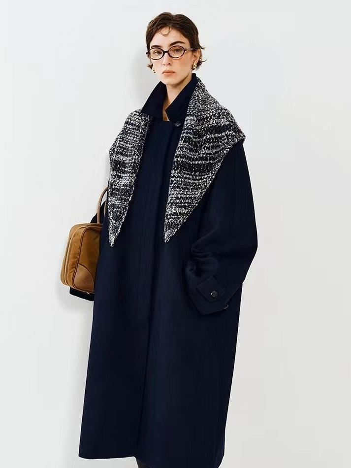 French Vintage Bouclé Triangle Shawl | Nordic-Style Warm Wool-Cashmere Winter Scarf