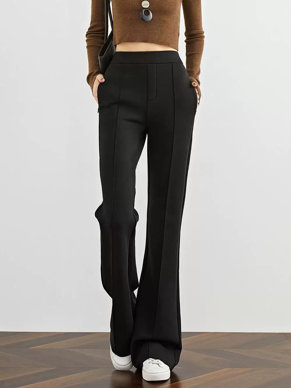 Women's Black Horseshoe Pants – Fleece-Lined Slim Straight Slightly Flared Casual Trousers for Fall/Winter