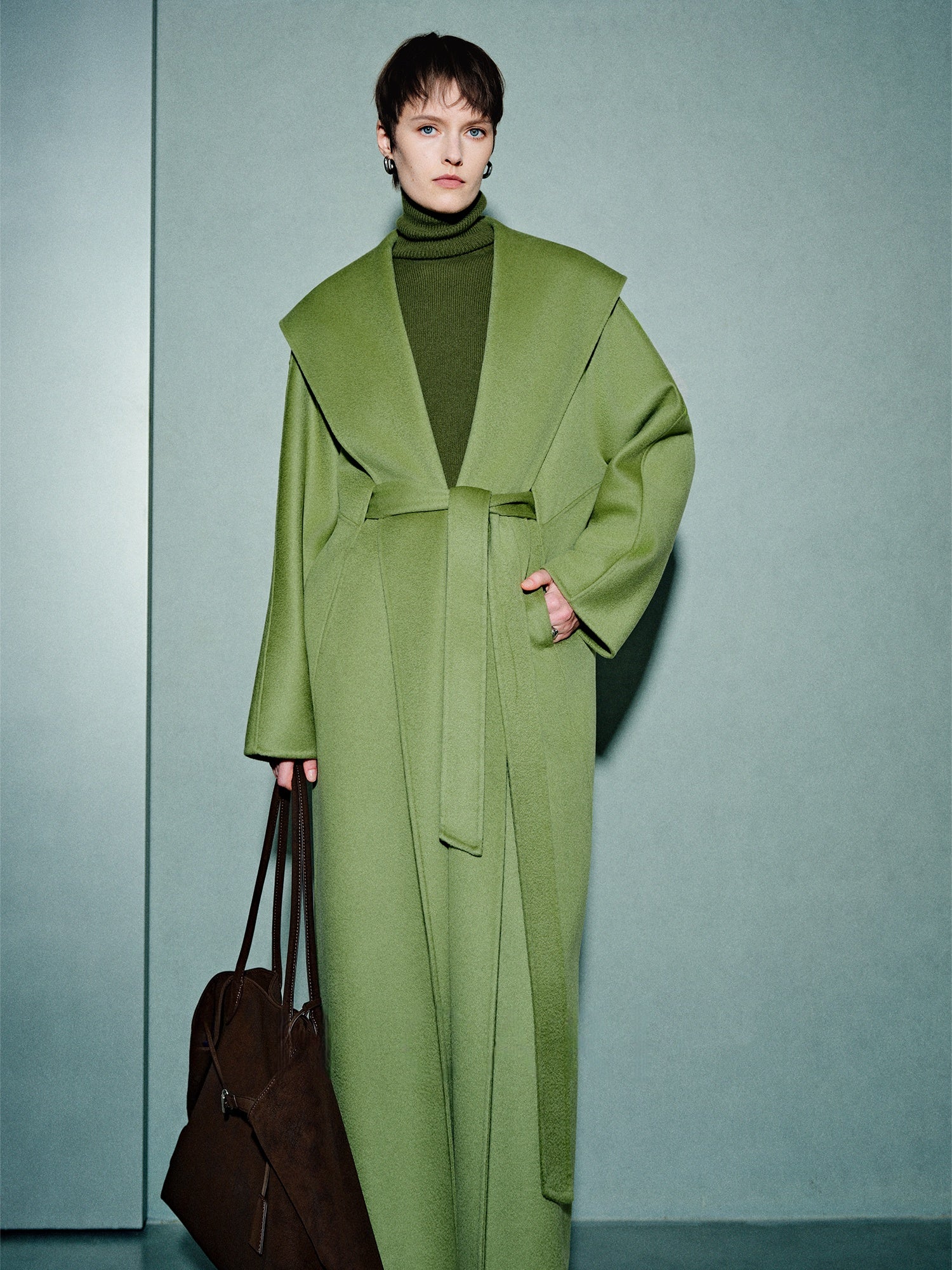 100% Cashmere Double-Faced Coat for Women – “Free Traveler” Overcoat in Lotus Green