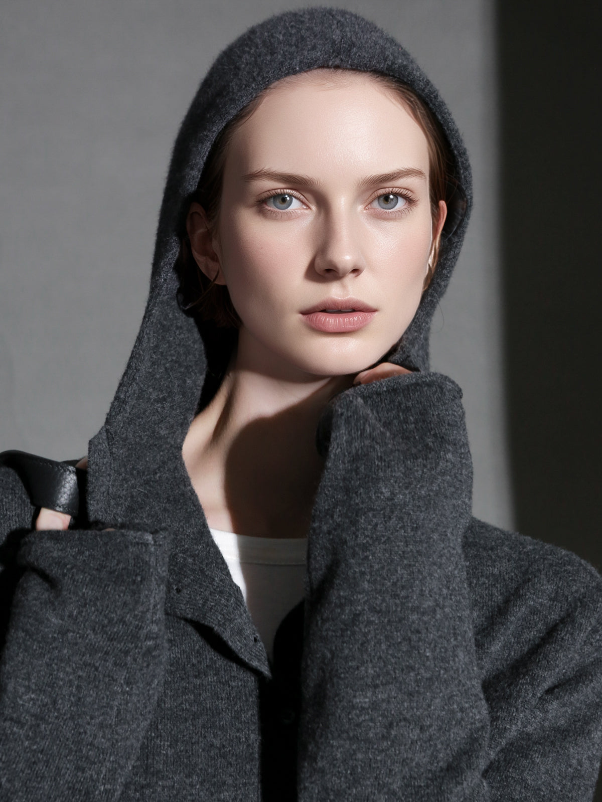 Henry Neck Half-Placket Wool Knit Hoodie – Vintage Relaxed Pullover Sweater for Women, Elegant Commuter Style