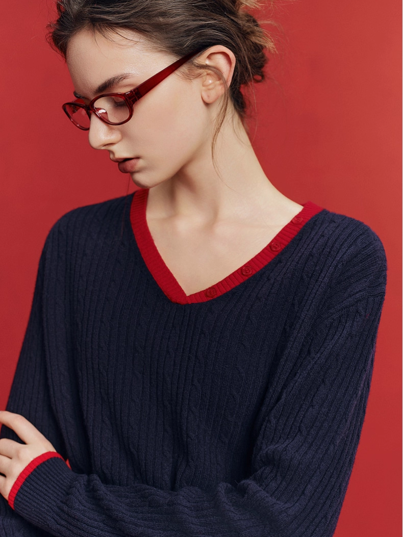 100% Merino Wool French-Style Christmas V-Neck Sweater for Women – New Cozy Relaxed Knit Top