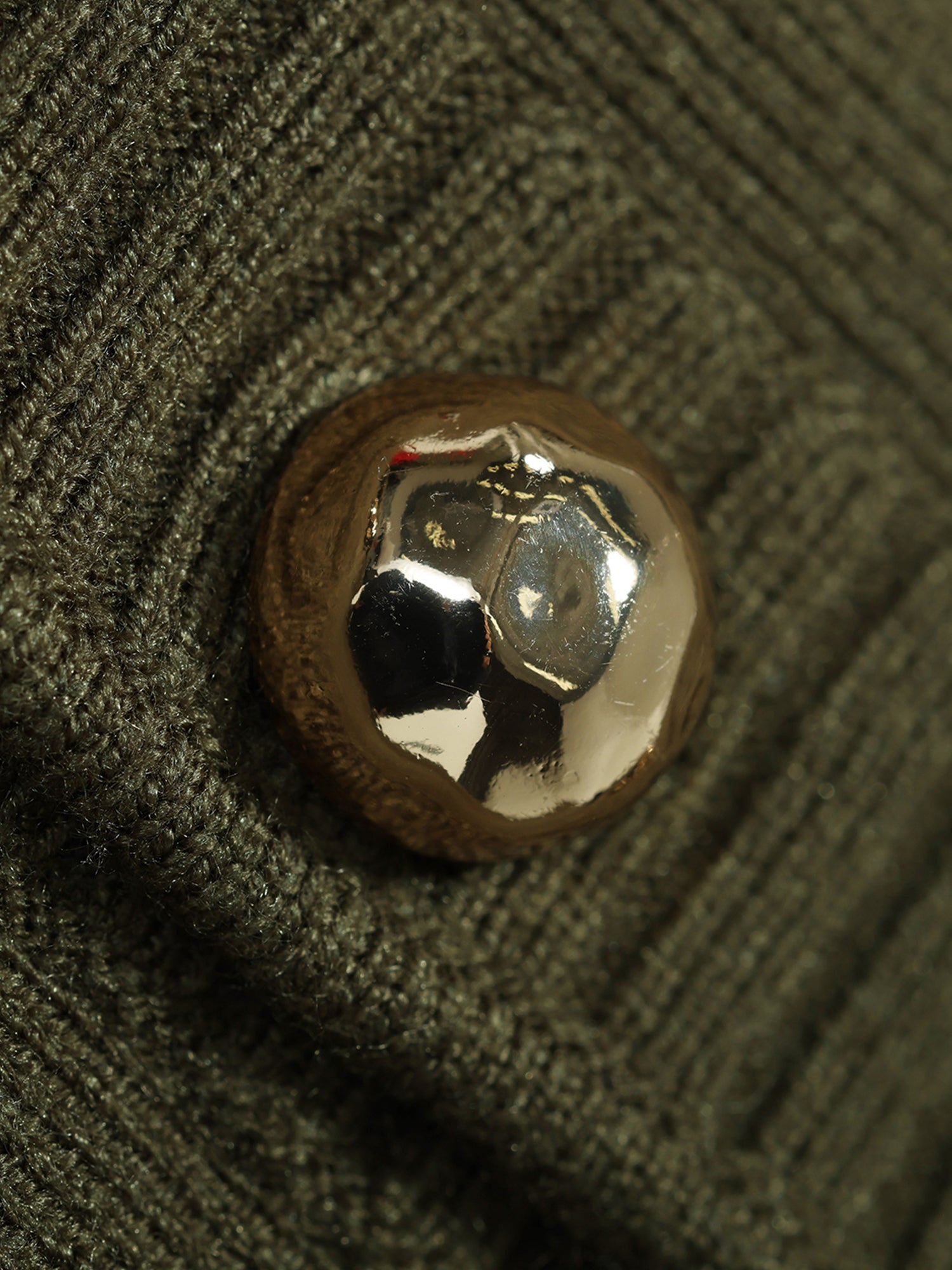 High-Gauge Modal Stretch Knit Fishtail Dress — Folded V-Neck, Gold Buttons & Curved Silhouette Design