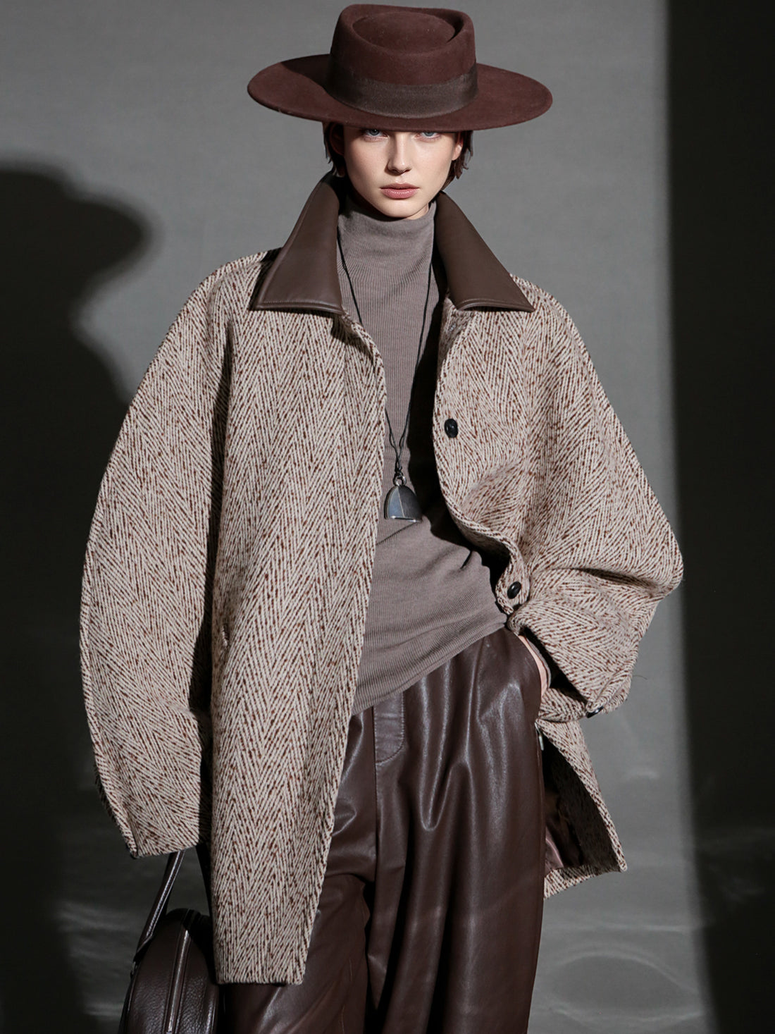 Designer Wool Coat for Women – Double-Faced Herringbone Snowflake Pattern Short Jacket with Leather Collar, Korean Style Winter Outerwear