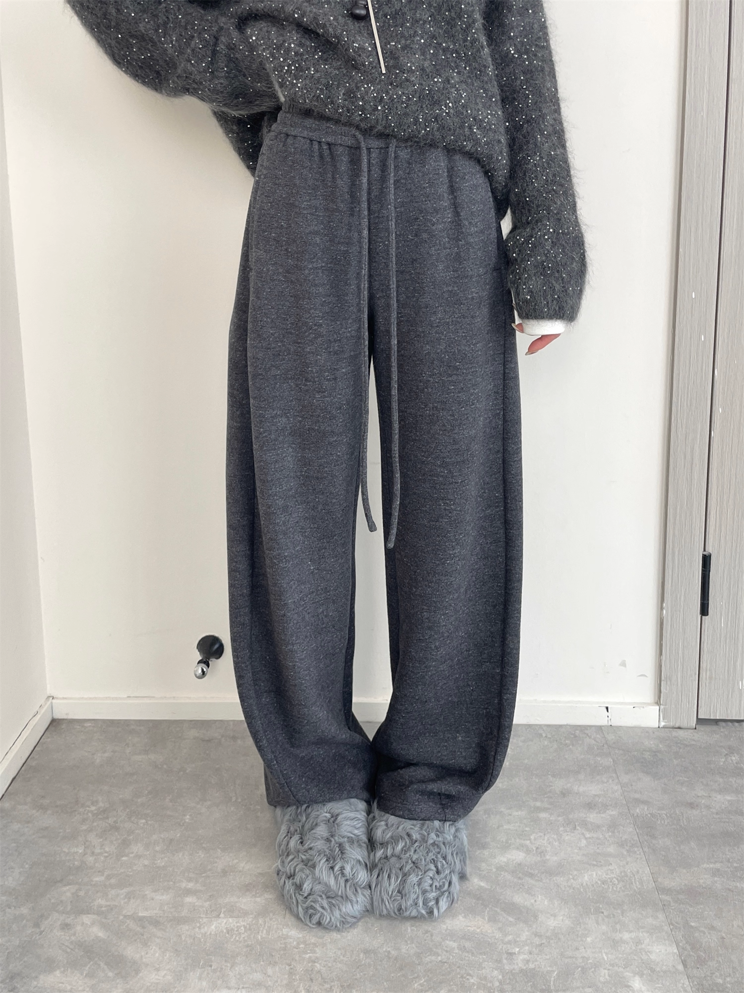 Thick Fleece-Lined Lounge Pants for Women | Soft Draped Plush Sweatpants with Warm and Skin-Friendly Fabric