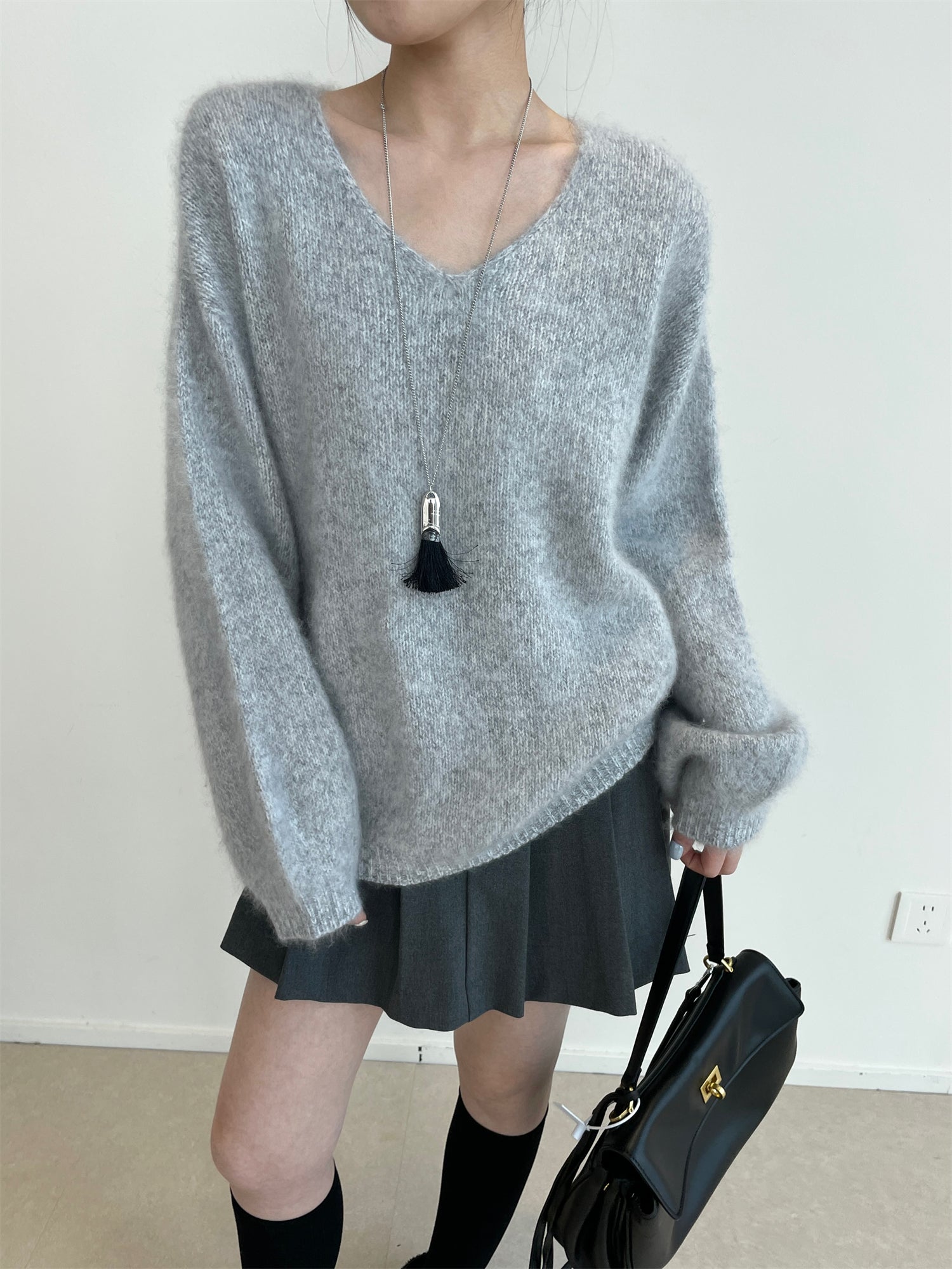 Women’s 100% Wool Brushed Knit Sweater | Seamless Two-Tone V-Neck Pullover with Soft Fuzzy Texture