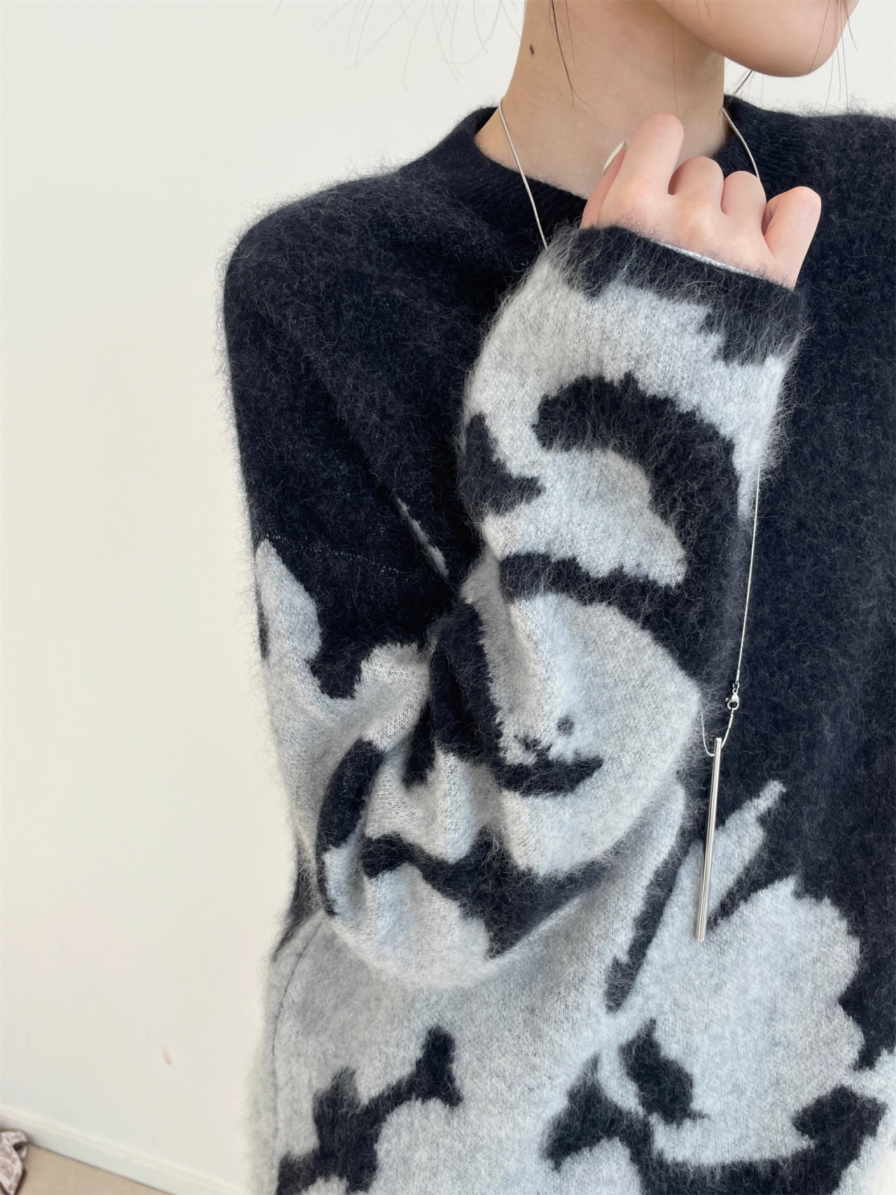 Women’s Wool Cashmere Jacquard Knit Sweater | Soft Brushed Pullover with Relaxed Fit for Fall Winter