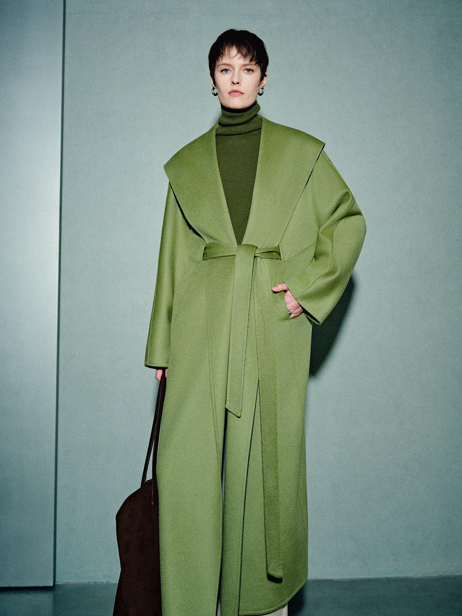 100% Cashmere Double-Faced Coat for Women – “Free Traveler” Overcoat in Lotus Green