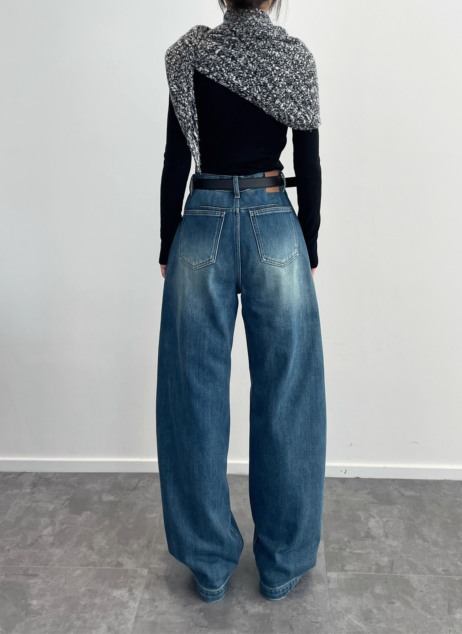 Women’s 100% Cotton Slim Fit Denim Jeans | Vintage Blue Sculpted Panel Scythe-Cut Design Pants