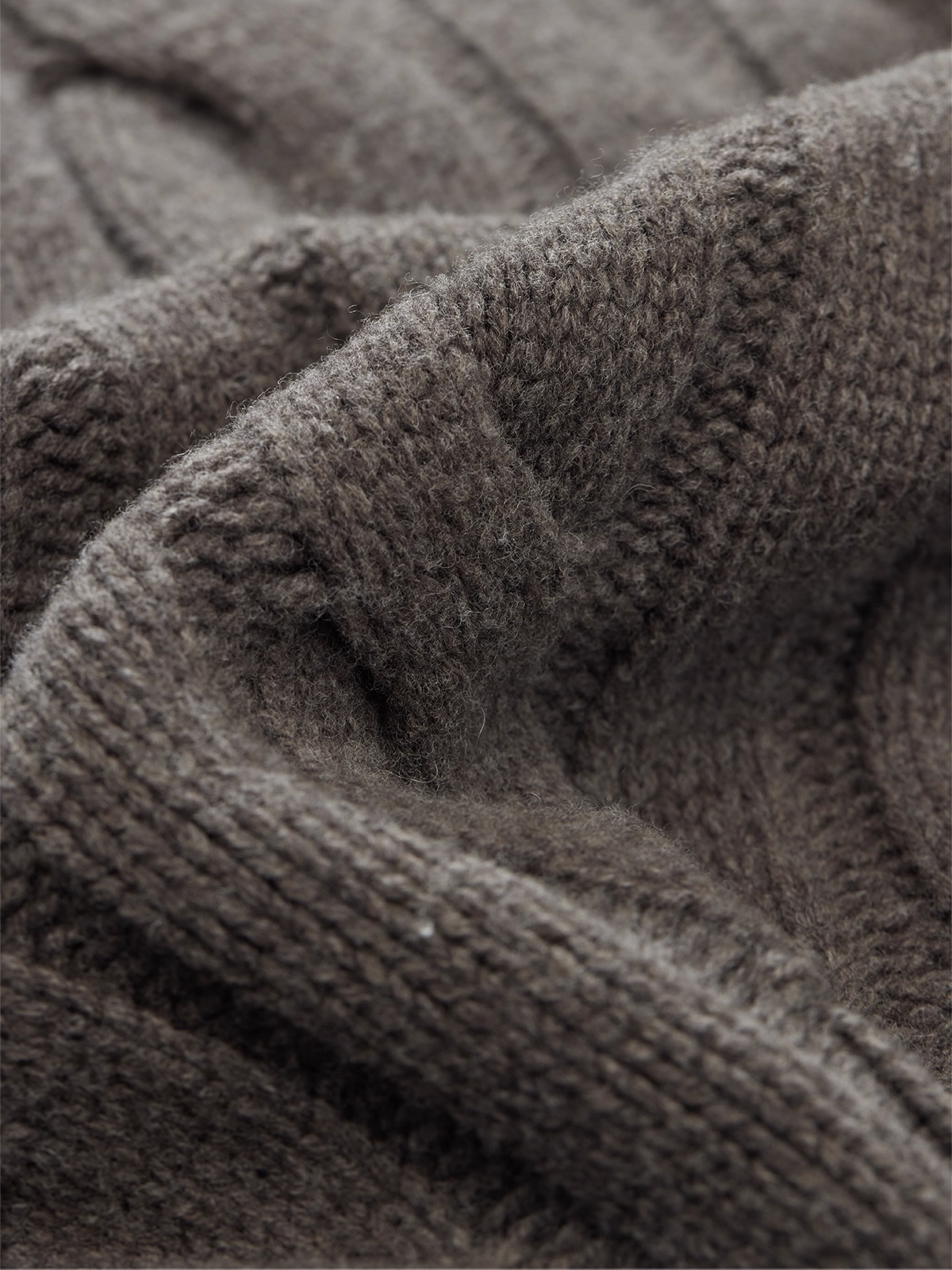 Women’s Vintage "Old-Money" Chunky Cable-Knit Wool Sweater | English-Style T-Silhouette with Stand & Turn-Down Collar