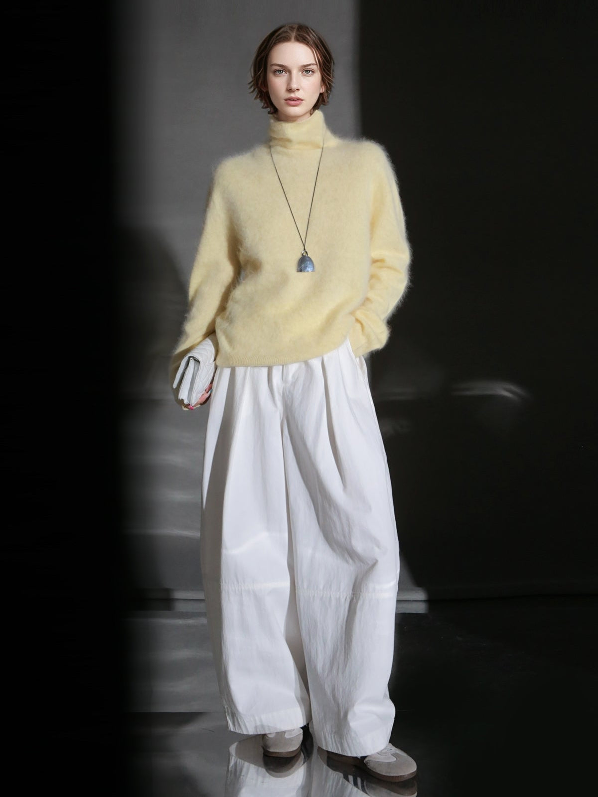 Luxury Cashmere Turtleneck Sweater – Seamless Design, Soft Brushed Knit, Solid Color Warm Pullover for Fall Winter