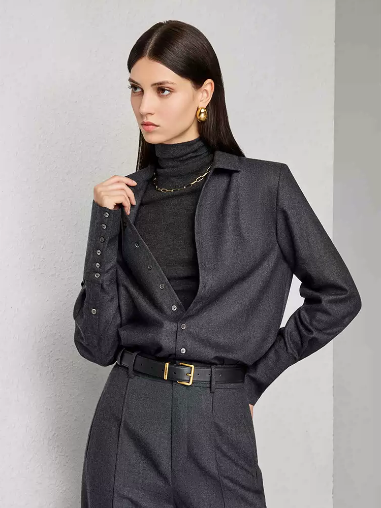 Women's Minimalist Italian Wool Flannel Button-Down Shirt – Soft Brushed Fine Wool Style