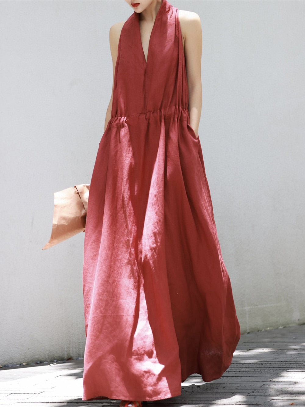 Linen Halter Maxi Dress – Minimalist Summer Luxury, Effortlessly Relaxed
